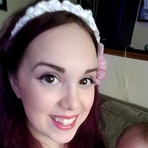 Meet your Posher, Elise